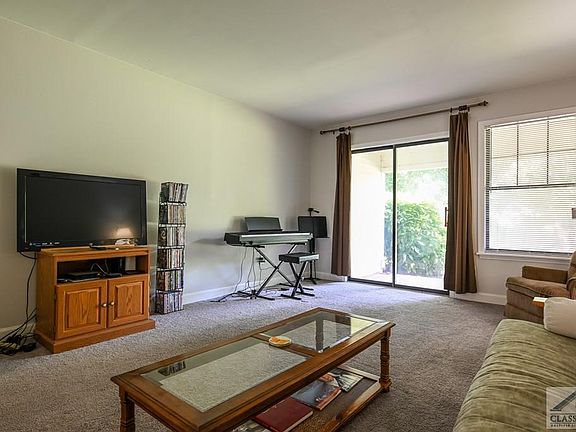 4th image of 210 Appleby Dr APT 121
