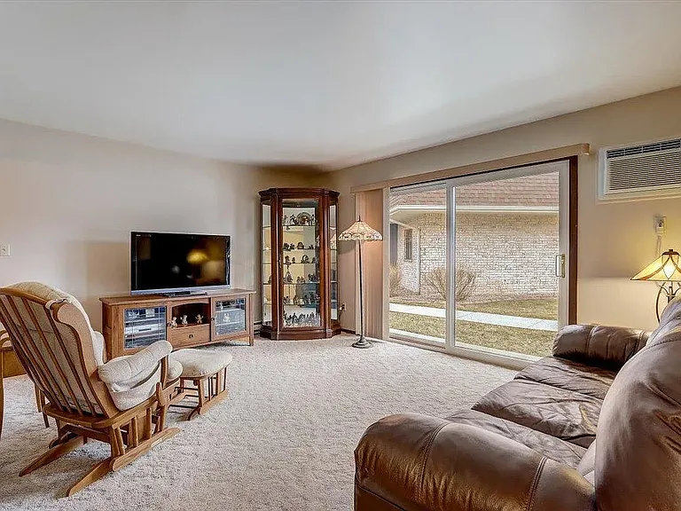 3215 W Mangold Ave #C — Photo 2