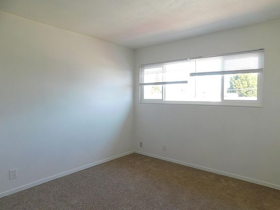 5th image of 2552 Western Ave