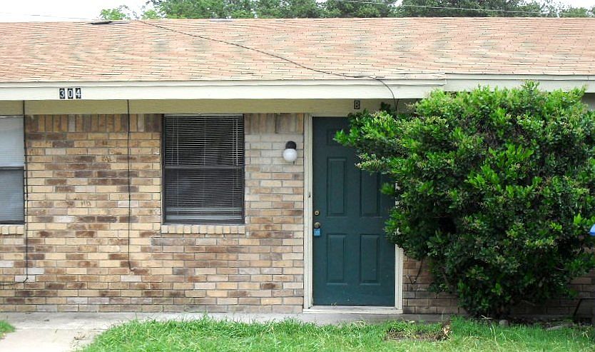1st image of 304 Bonnie Ln #A