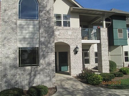 2nd image of 450 N Silverbrook Dr Unit 103