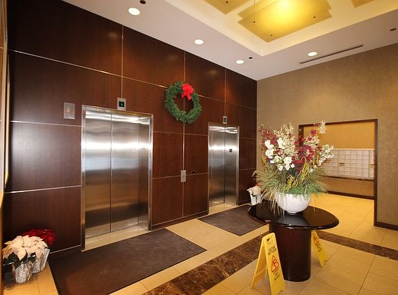 4th image of 200 N Jefferson St APT 608