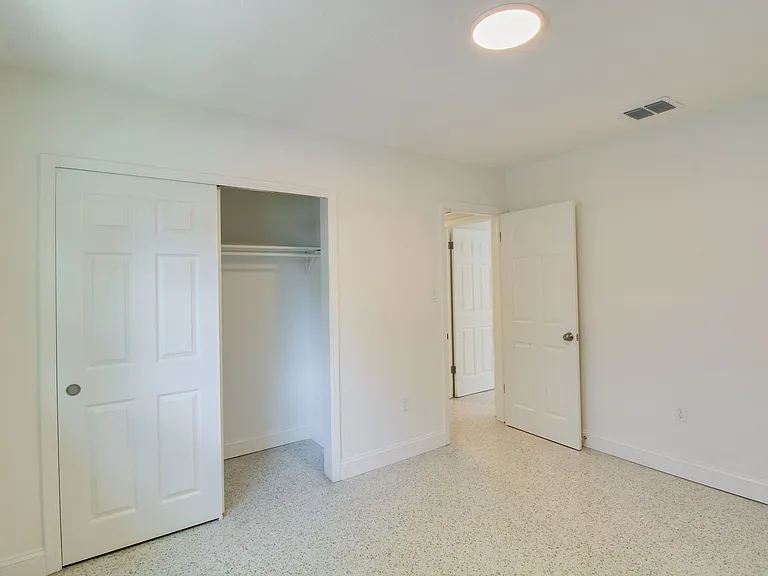 1618 Indiana Ave — Photo 14