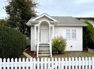 10212 17th Ave SW, Seattle, WA 98146