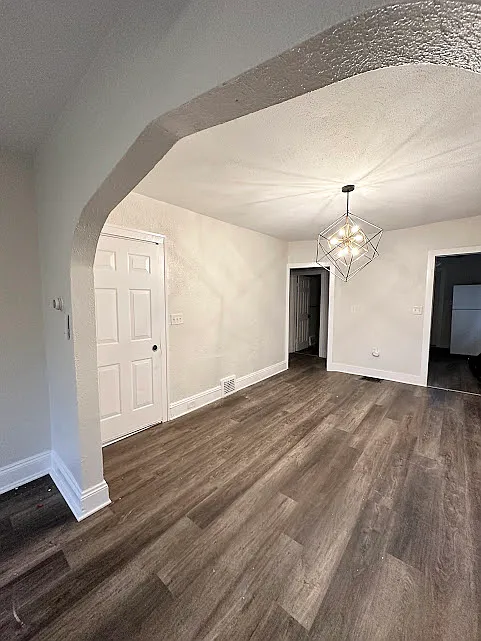 2 bed, 1000 sqft, $1,275 — Photo 4