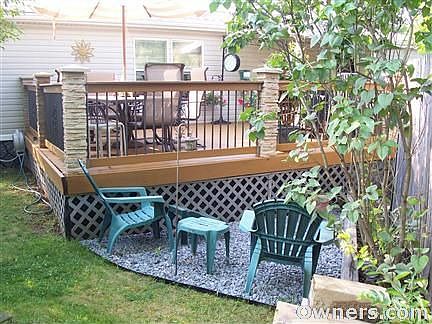 Deck & Garden sitting area