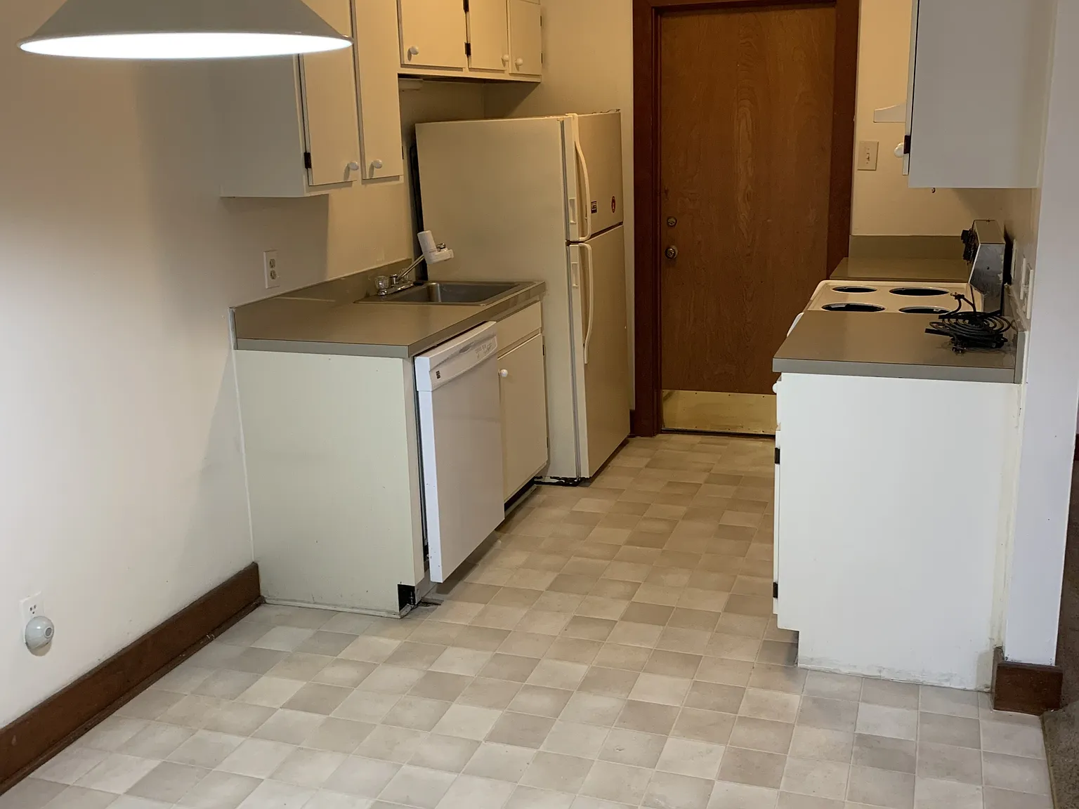 2301 Napoleon Ave — Photo 3