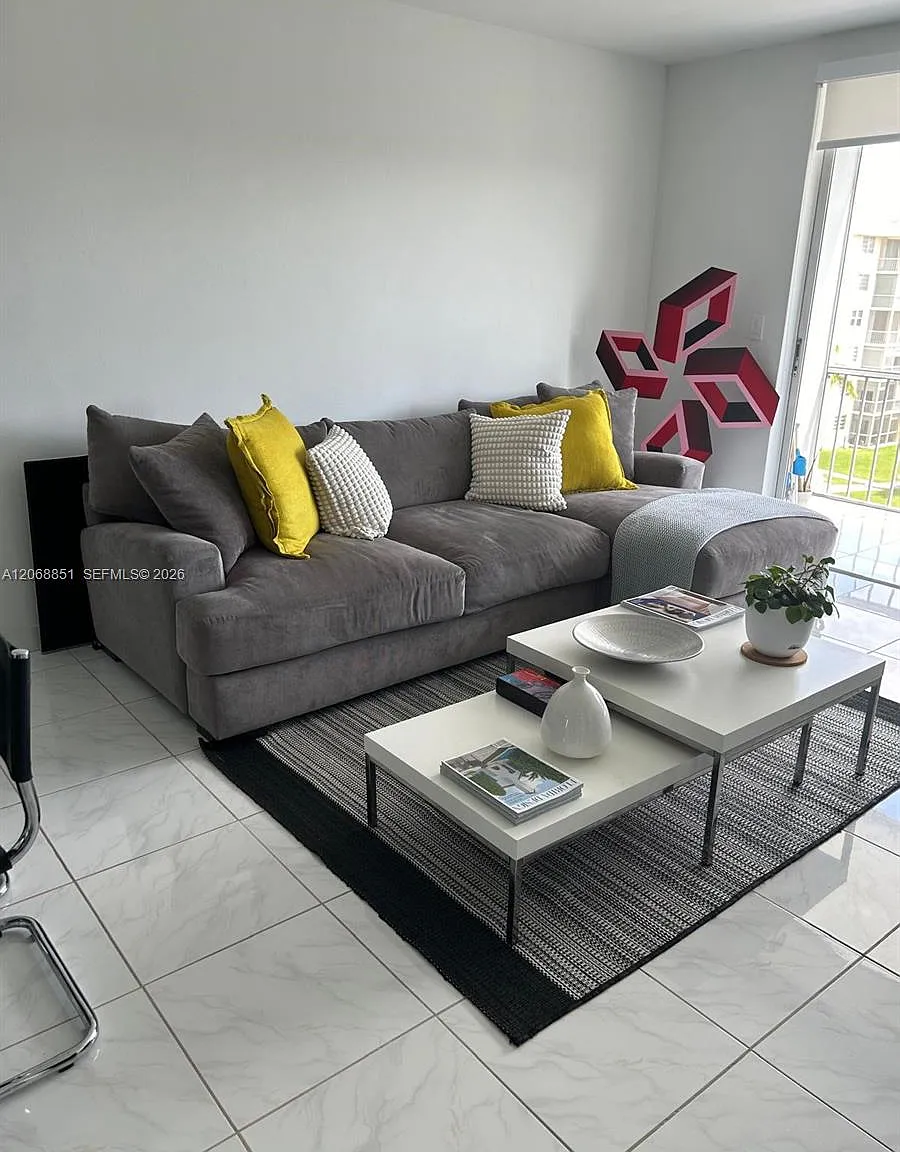 Point East Sec Ii Condo — Photo 4