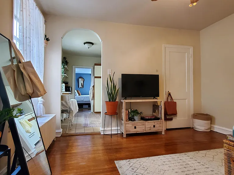 1904 Pine St #2R — Photo 9