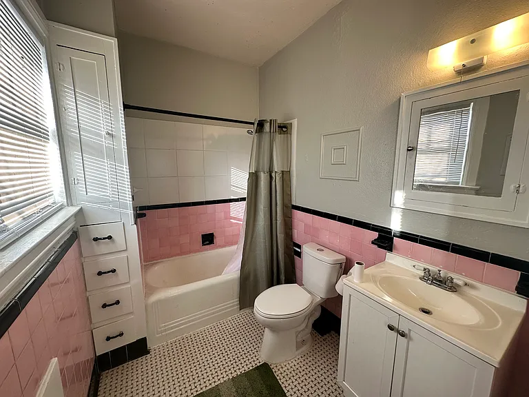 216 W Oak Ave #4 — Photo 20
