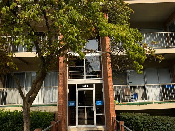 3700 N Rosser St APT T2, Alexandria, VA 22311