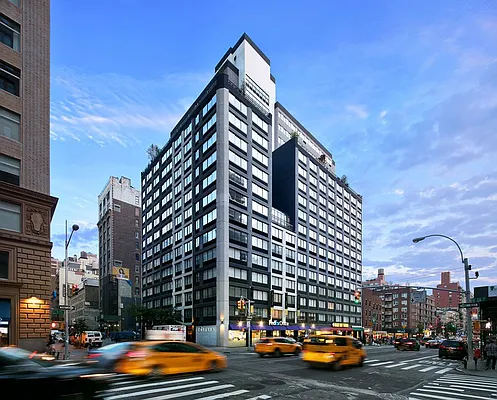 Rented by Greystar | media 13