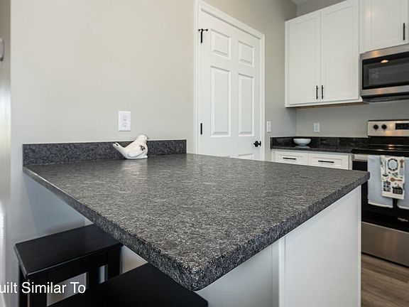 4th image of 745 Zephyr Dr