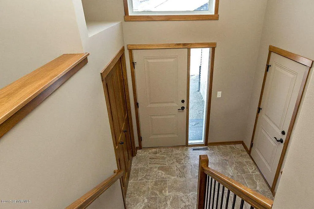 4 bed, 2212 sqft, $2,400 — Photo 4