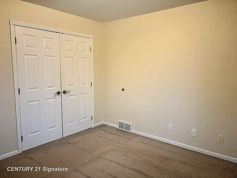 6030-6032 Canton Dr — Photo 10