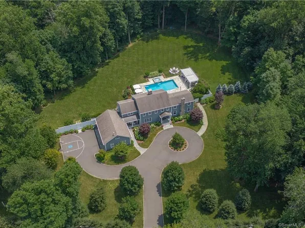 8 Hanson Road, Darien, CT 06820
