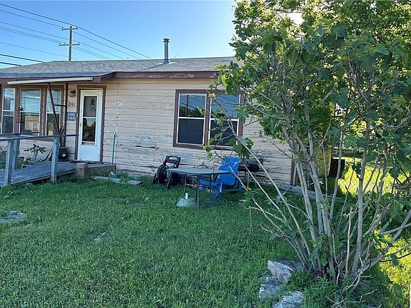 2nd image of 1001 S 15th St