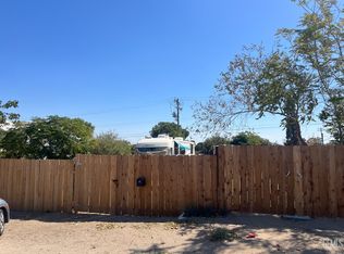 322 Olive Ave, Taft, CA