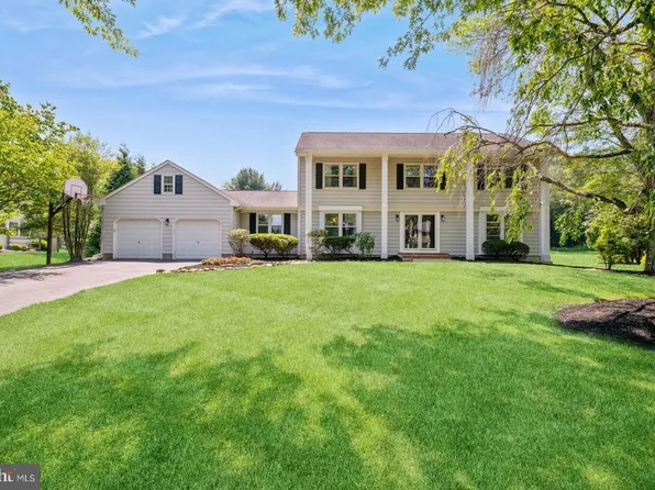 52 E Cartwright Dr, Princeton Junction, NJ 08550