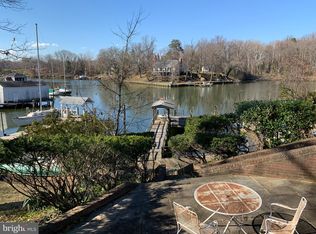 212 Riverside Rd, Edgewater, MD 21037