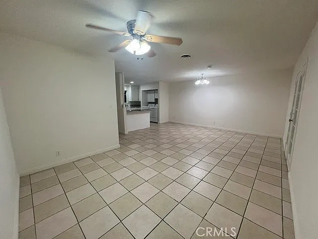 684 E Lee Pl — Photo 34