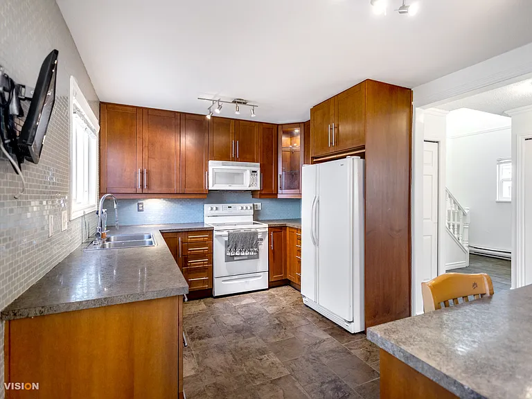8443 Laurel St — Photo 16