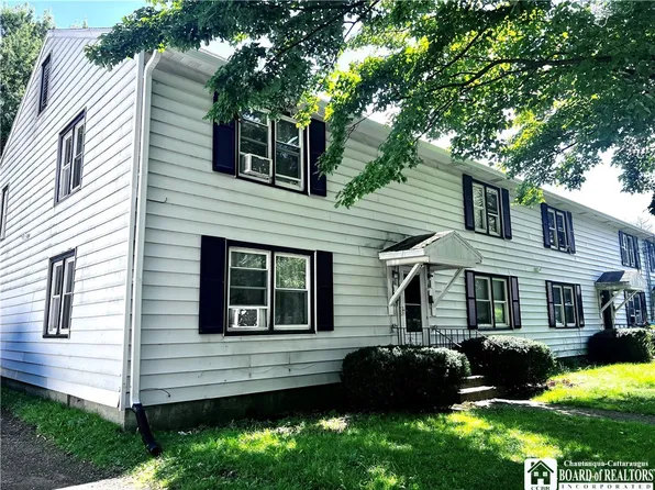 138 Eagle St, Fredonia, NY 14063