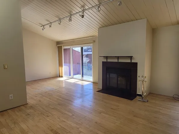 2403 Packard St APT 36, Ann Arbor, MI 48104