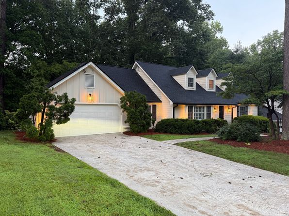 229 Devonwood Dr