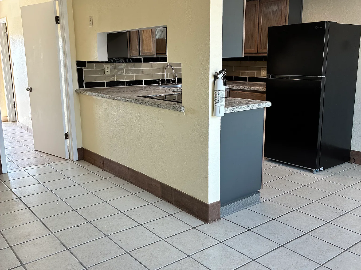 542 W Polk St — Photo 3