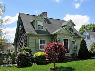 30 Hillard Ave, Warwick, RI 02886