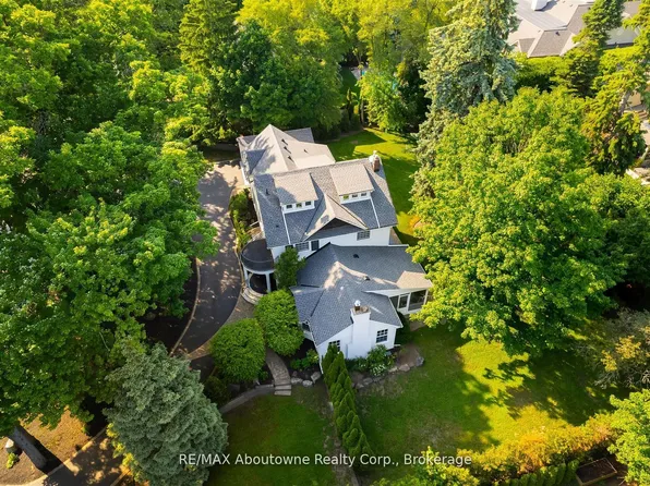 317 Gloucester Ave, Oakville, ON L6J 3W8