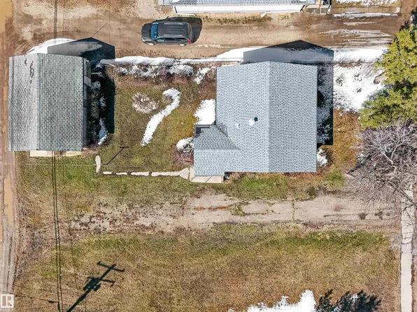 5124 53rd St, Drayton Valley, AB T7A 2A3