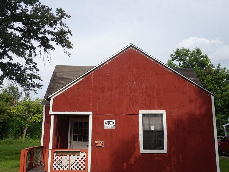 1st image of 306 Pine St