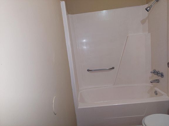 2nd image of 2615 Oakhurst Dr