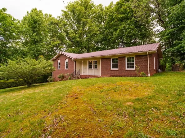 2245 Sharon Ave, Cookeville, TN 38501