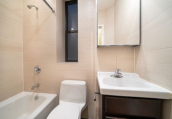 5th image of 10 W 103rd St APT 1