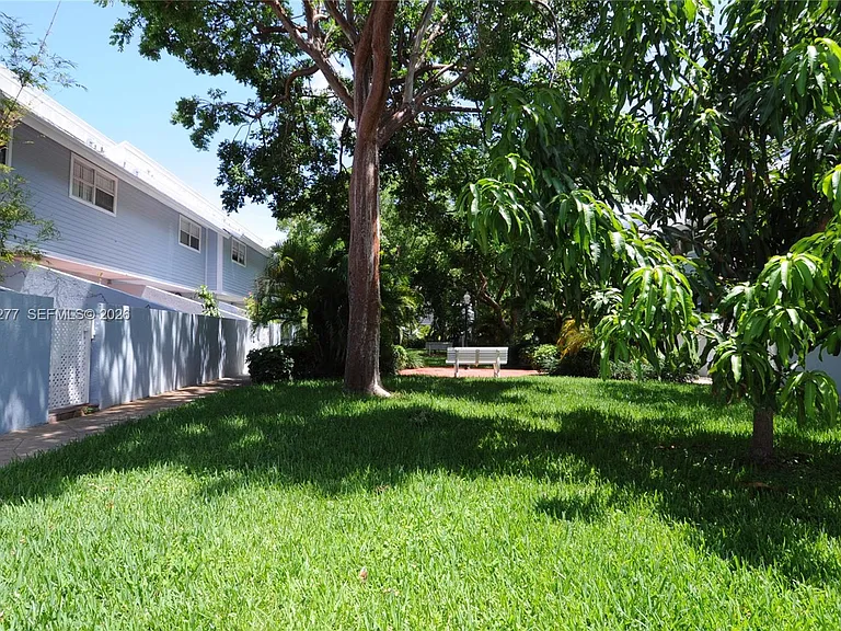 798 Crandon Blvd #33-C — Photo 10