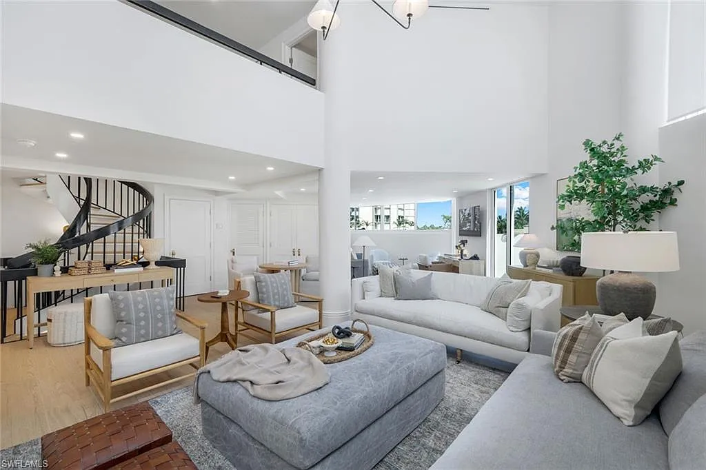 3 bed, 3.5 bath, 3125 sqft, $30,000 — Photo 2