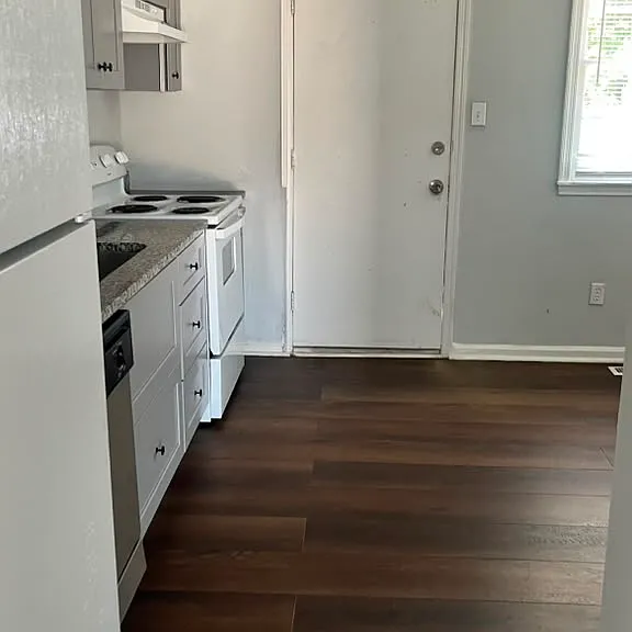 6446 Applecross Ave #C — Photo 4