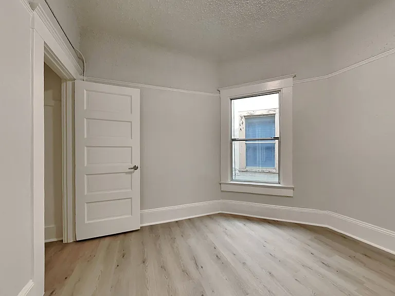 1128 Valencia St. — Photo 32