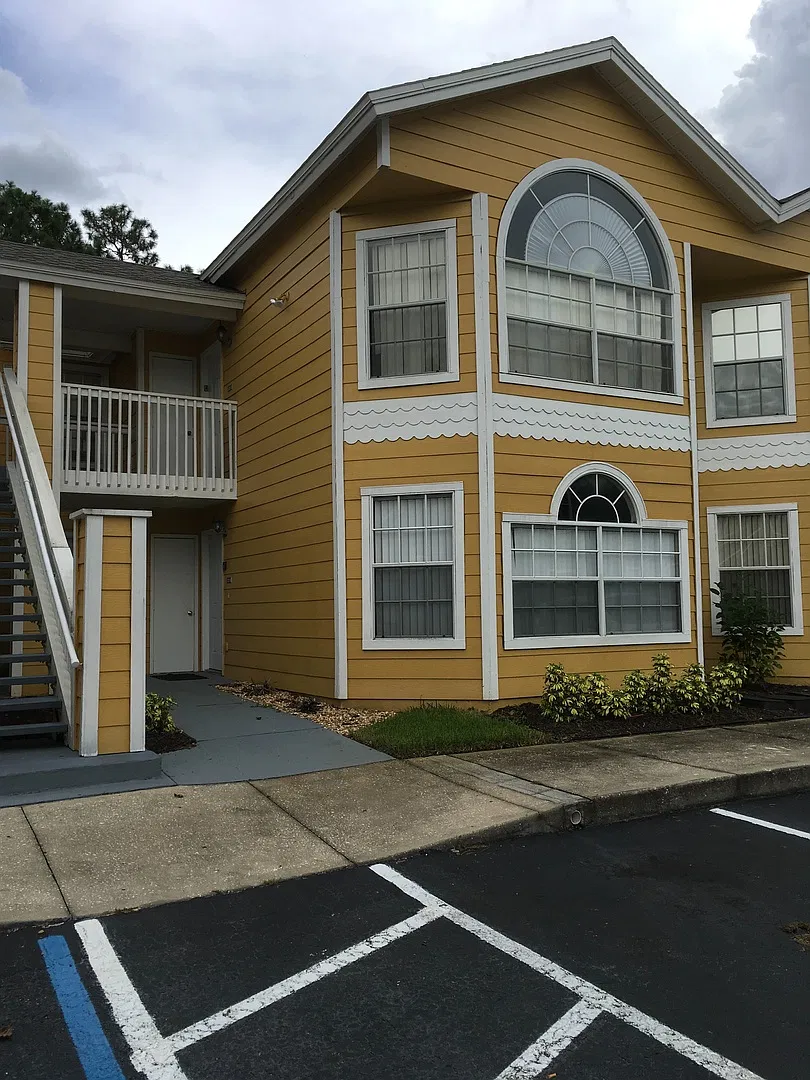 Ground Floor Spacious Condo in Gated Community — Photo 2