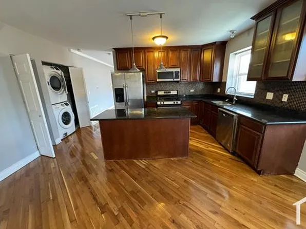 4635 S Drexel Blvd, Chicago, IL 60653