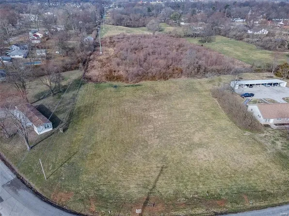 229 Bernard Dr, Belleville, IL 62223