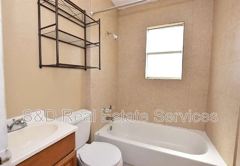 707 7th St N #A — Photo 6