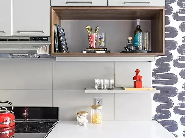 176 Woodward Avenue image 1 of 17