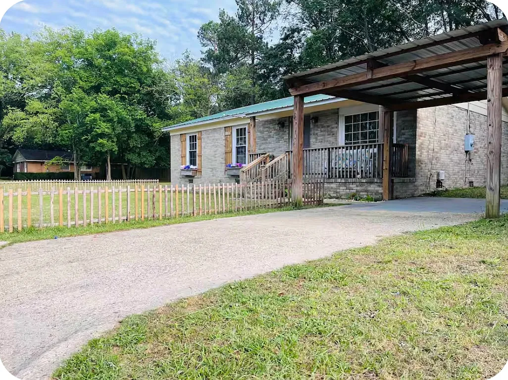3 bed, 1250 sqft, $1,350 — Photo 3