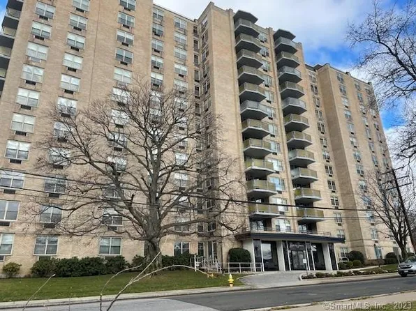 1 Strawberry Hill Court #5D, Stamford, CT 06902