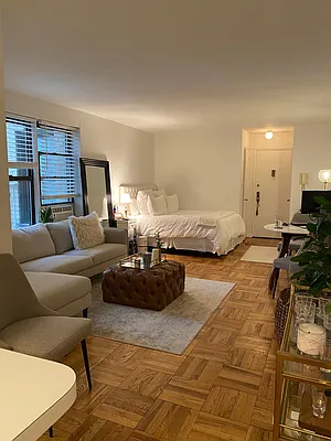 Rented by B Gans Management | media 1