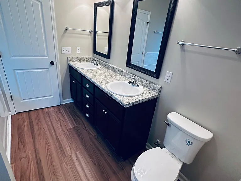3272 Alexandria Dr — Photo 35